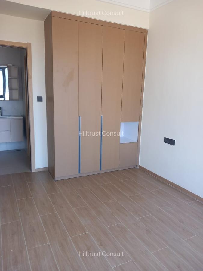 1 Bed Apartment with Swimming Pool in Riverside - 3