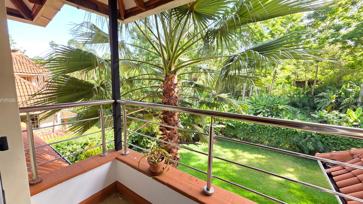 5 Bed Townhouse with En Suite at Rossylin Lone Tree - 15