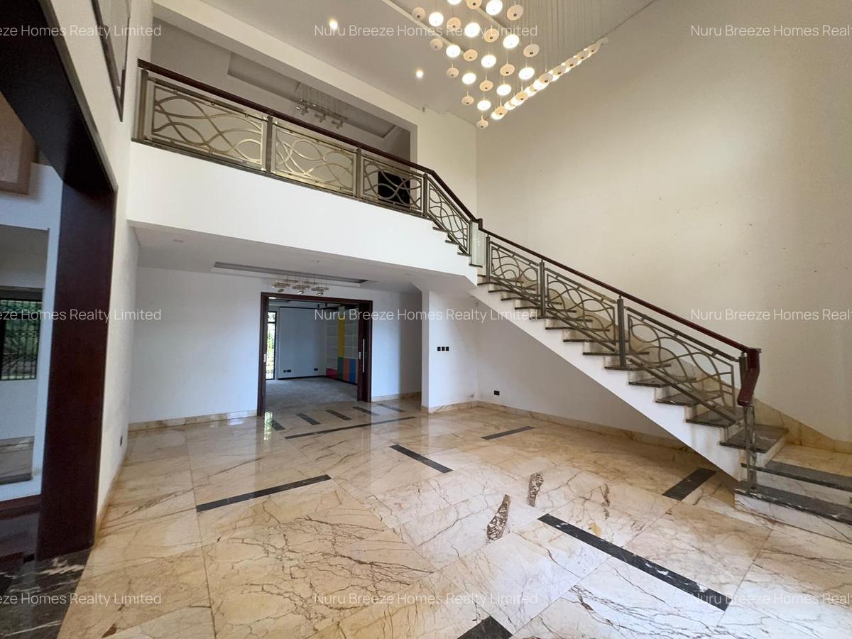 5 Bed House with En Suite in Runda - 4