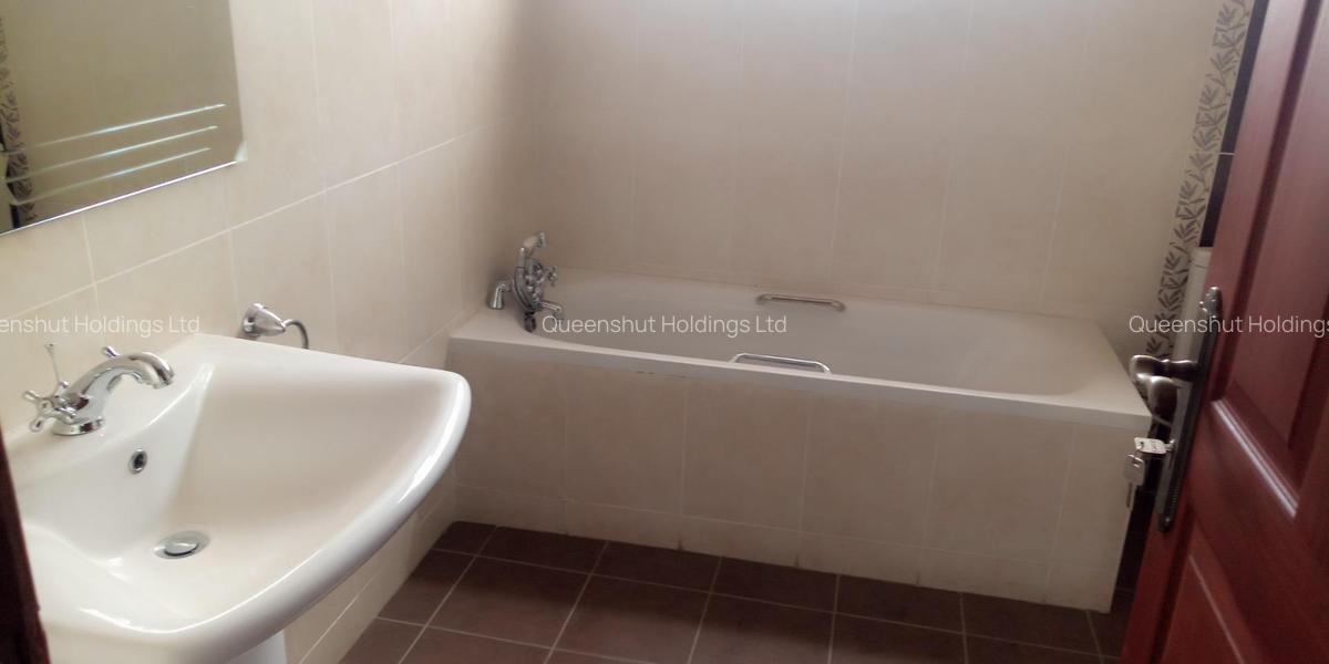 3 Bed Apartment with En Suite in Westlands Area - 20