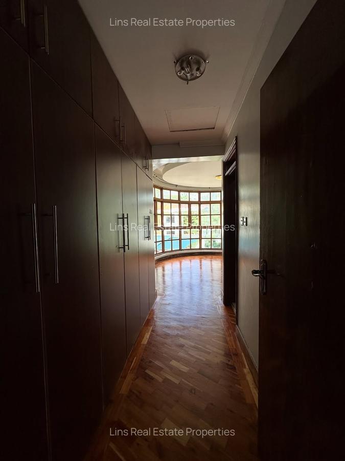 4 Bed House with En Suite in Runda - 8