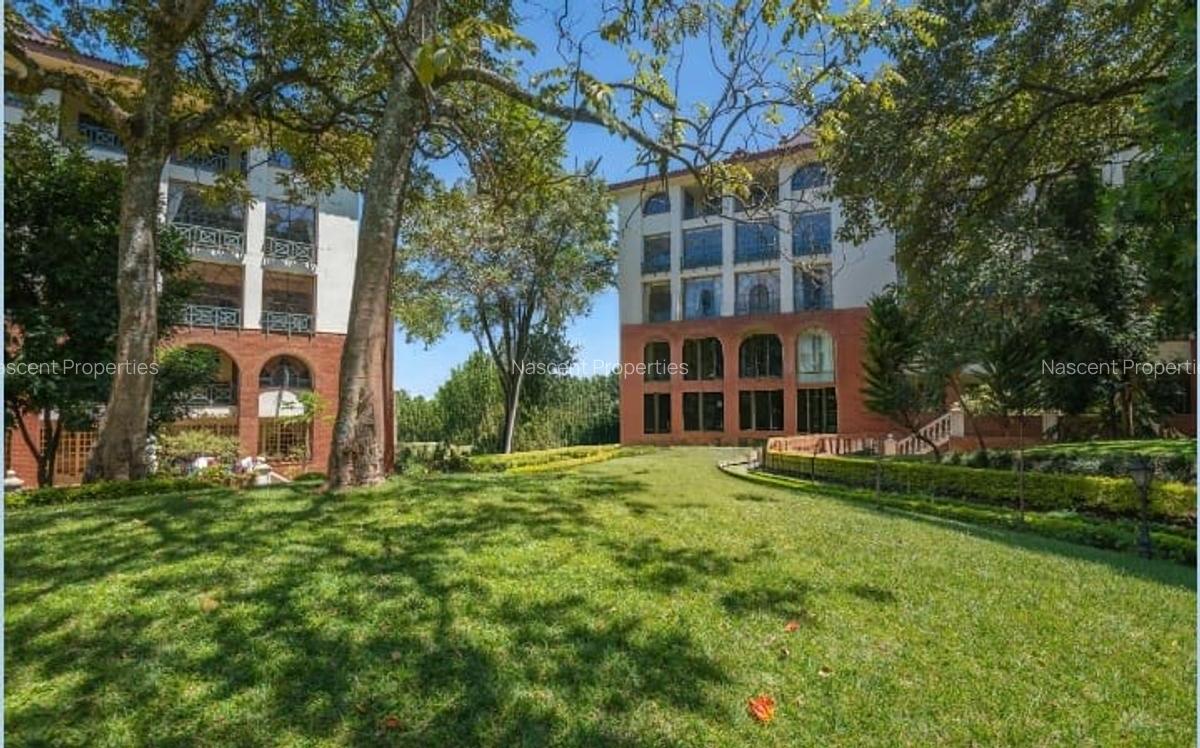 4 Bed Apartment with En Suite in Riverside - 3