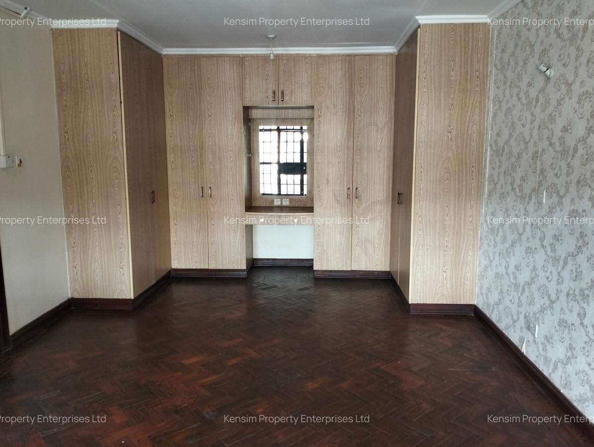 4 Bed Townhouse with En Suite in Lavington - 16