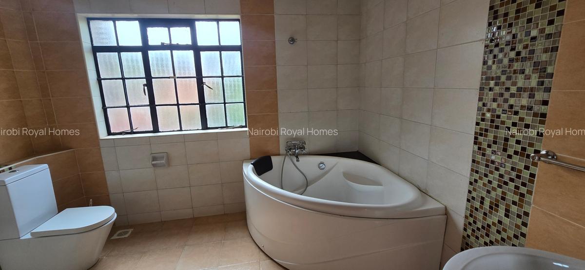 5 Bed Townhouse with En Suite at Lavington Green - 17