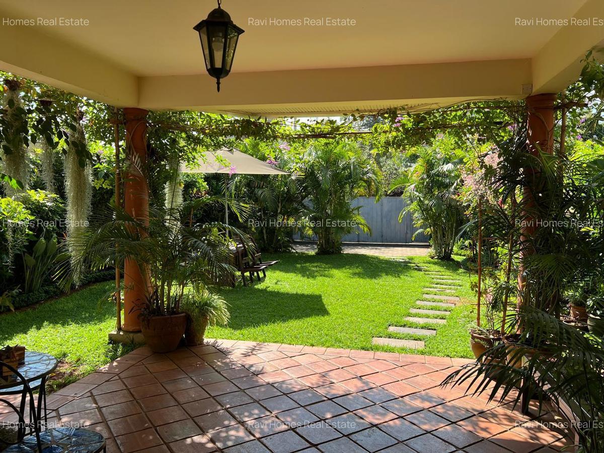 5 Bed Townhouse with En Suite at Arwings Kodhek - 1