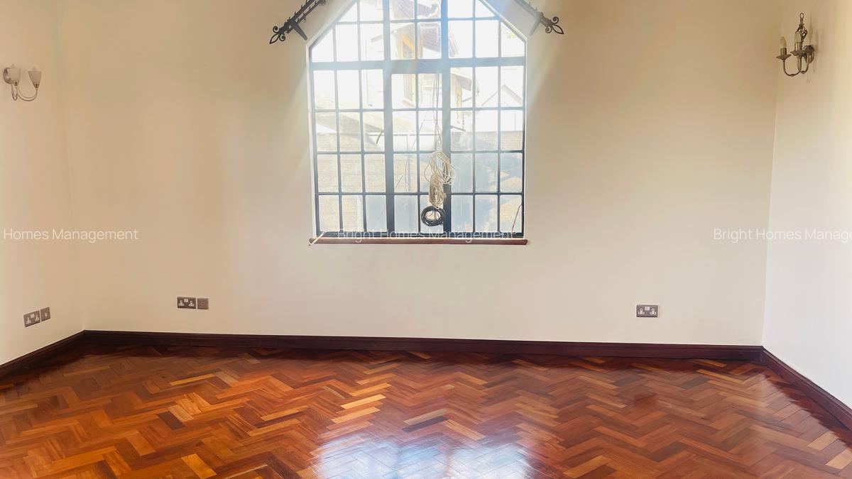 5 Bed Townhouse with En Suite in Lavington - 8