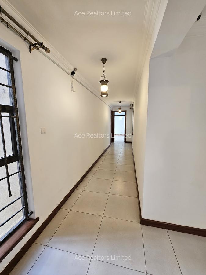 4 Bed Apartment with En Suite at General Mathenge - 8