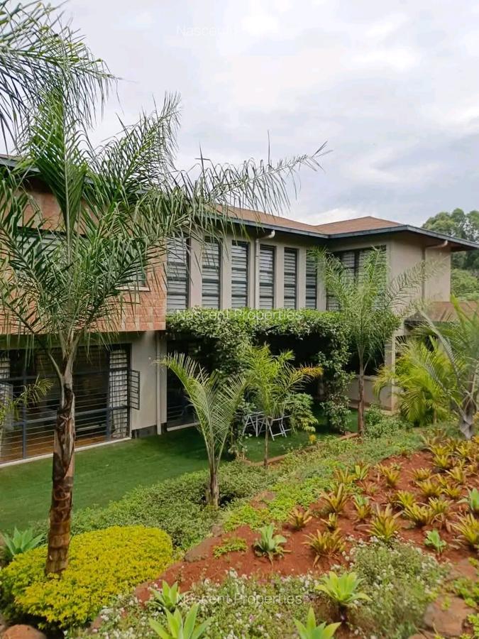 4 Bed House with En Suite in Rosslyn - 1