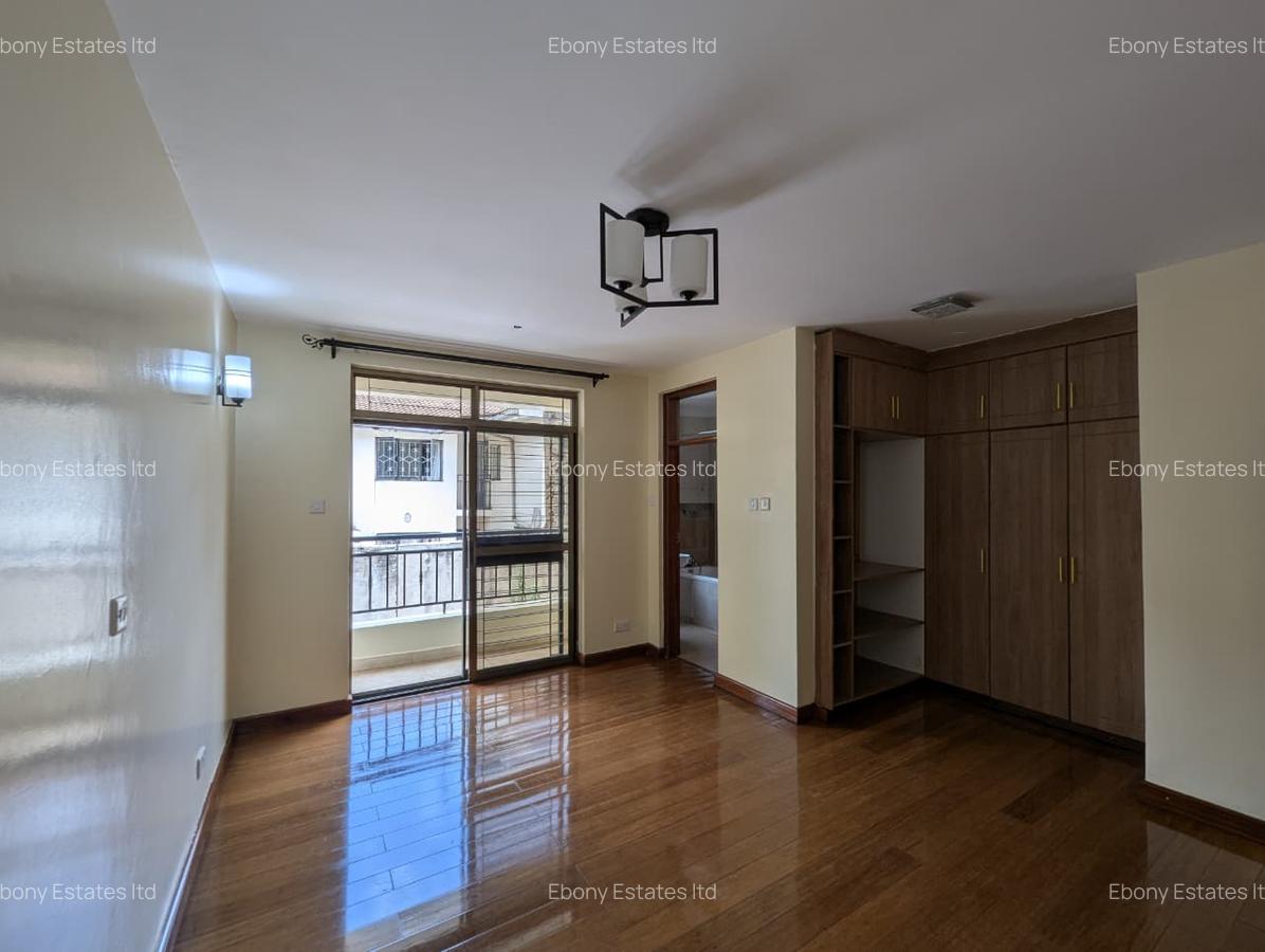 5 Bed Townhouse with En Suite in Lavington - 6