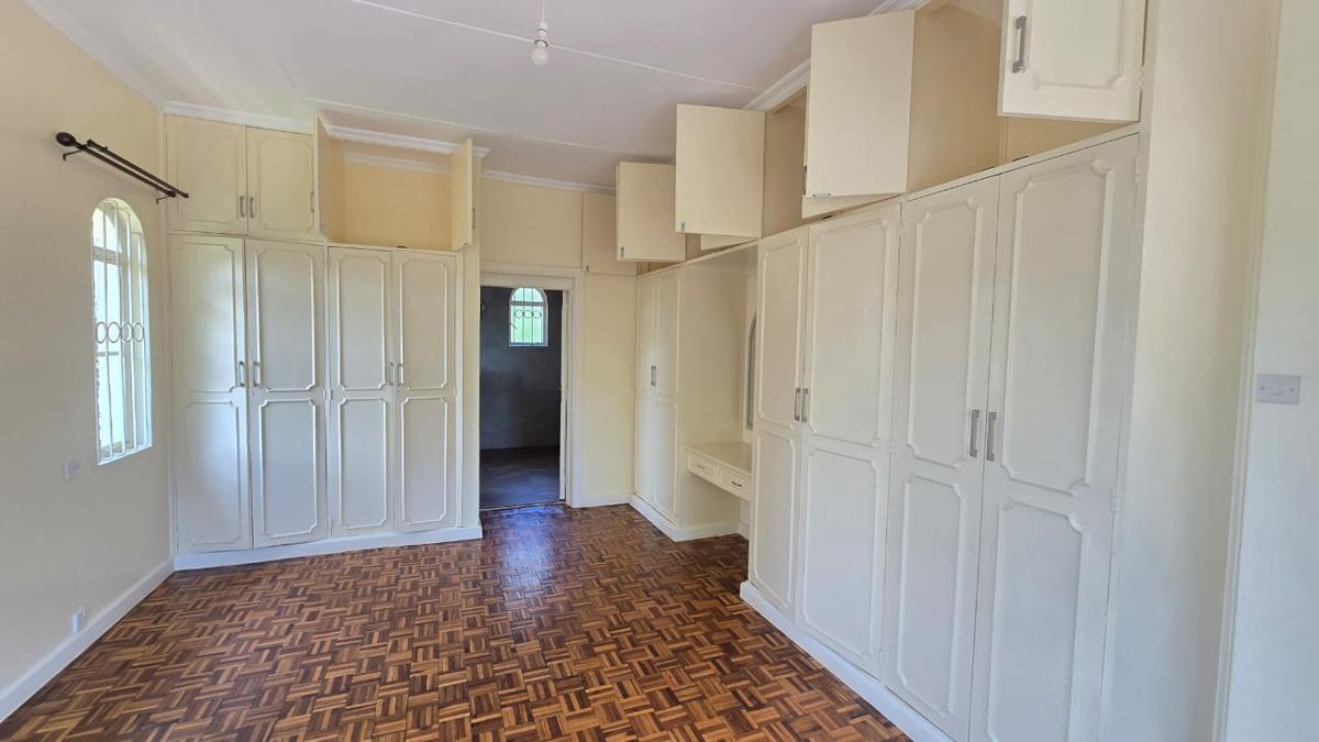 4 Bed House with En Suite in Gigiri - 16