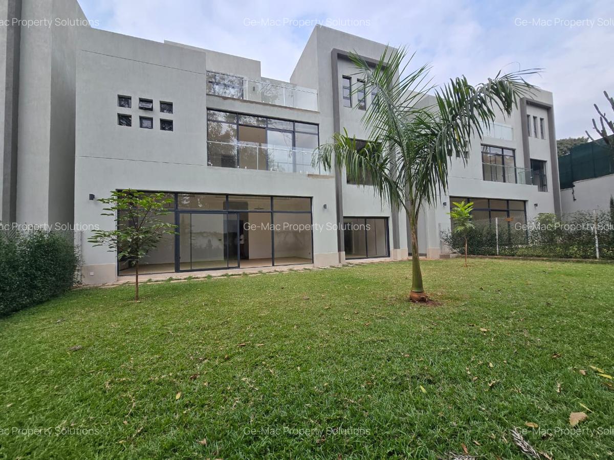 5 Bed House with Garden in Lavington - 20