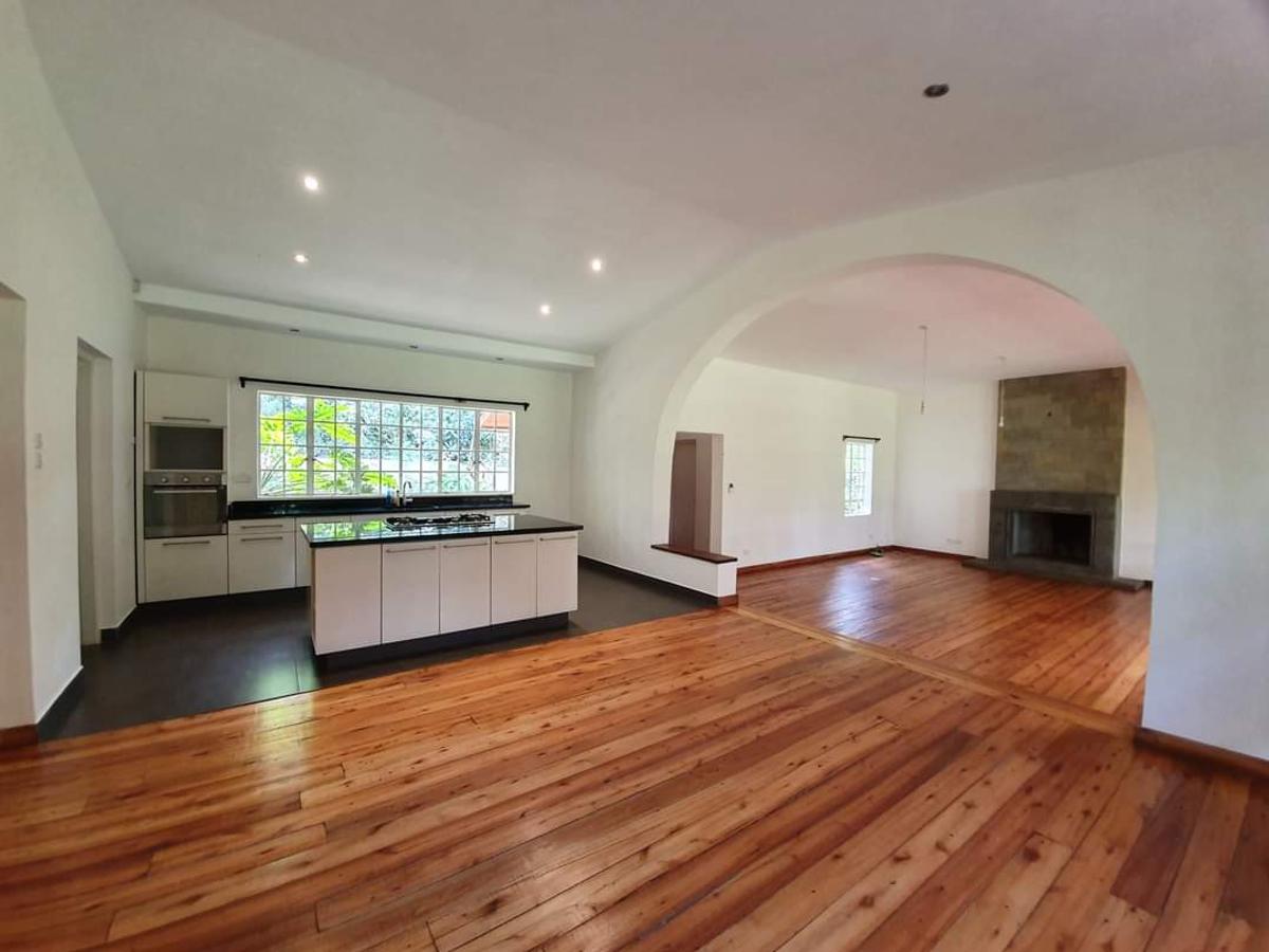 3 Bed House with En Suite at Ridgeways - 5