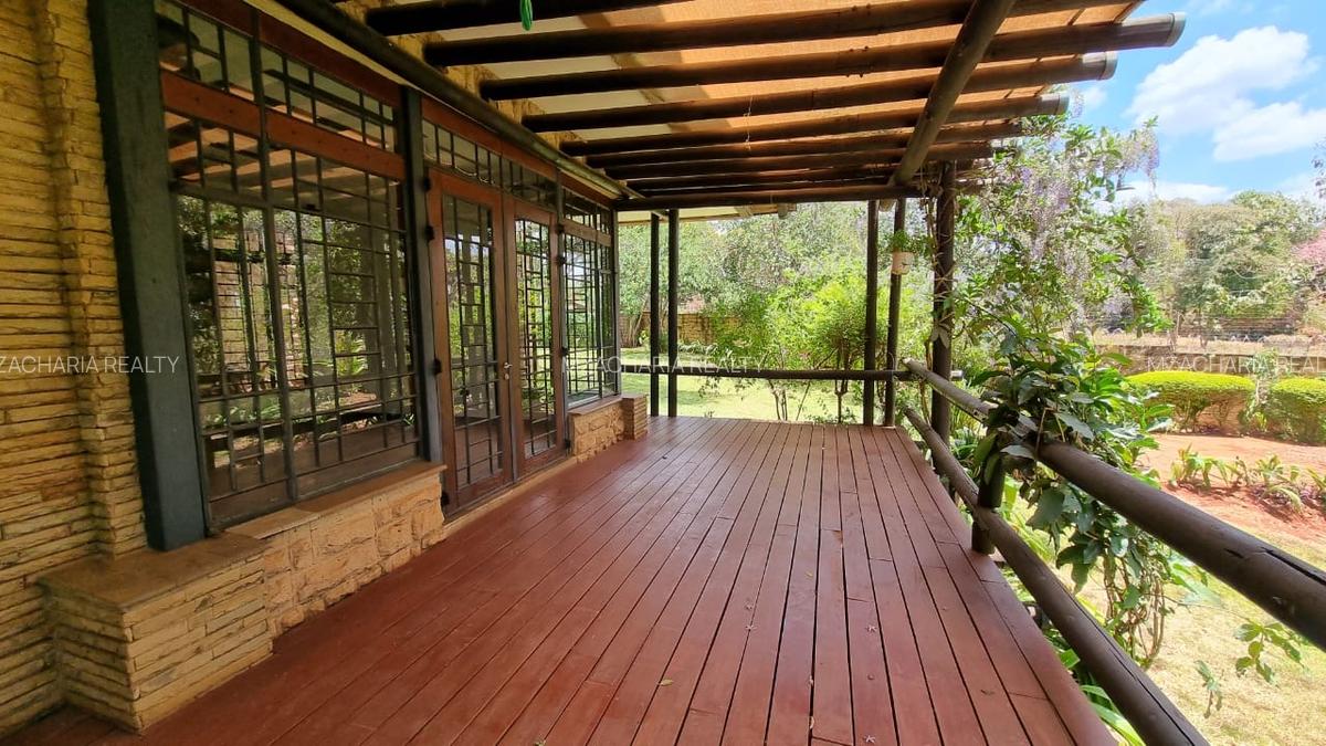 5 Bed House with En Suite in Spring Valley - 4