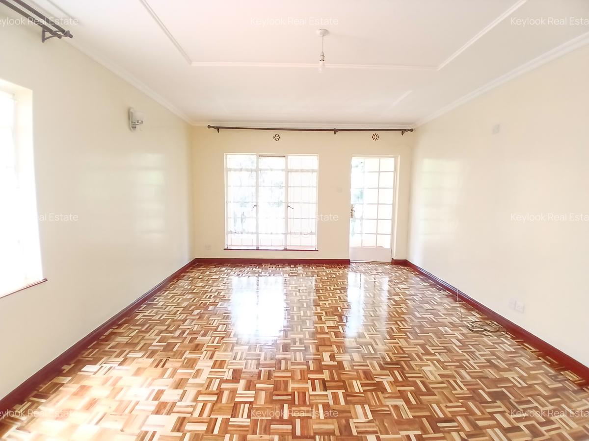 4 Bed Townhouse with En Suite at Lavington - 16