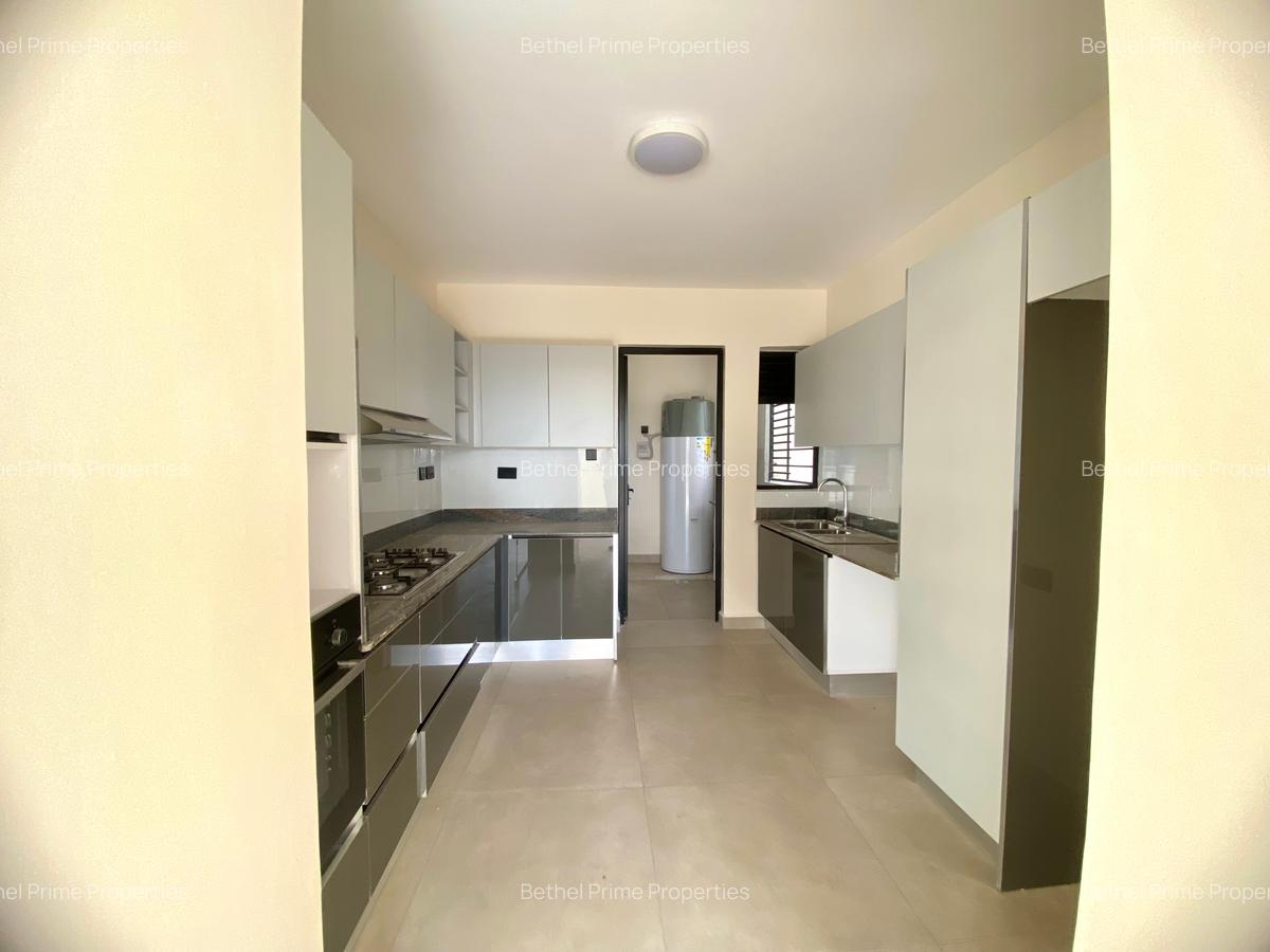 4 Bed Apartment with En Suite in General Mathenge - 8