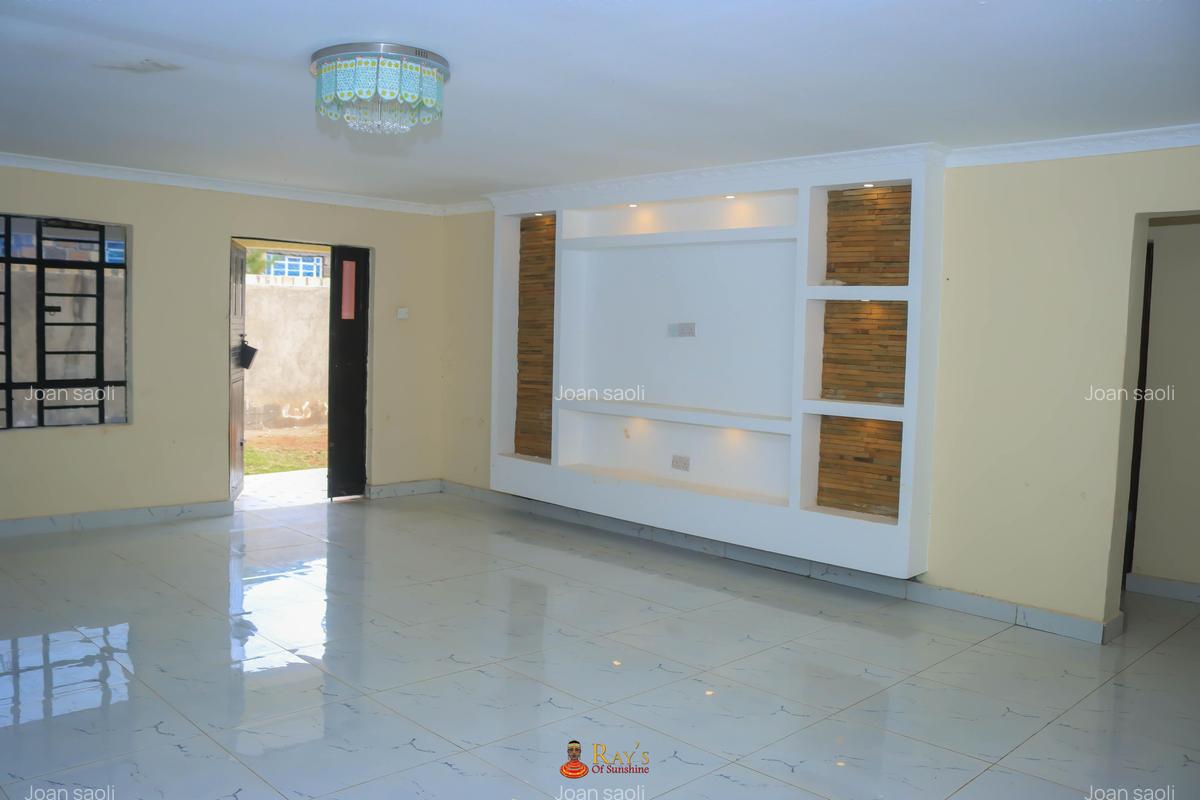 4 Bed House with En Suite at Shompole Road - 16