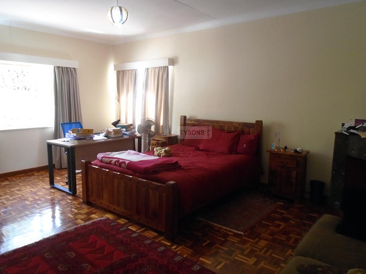 5 Bed Townhouse with En Suite in Kyuna - 9