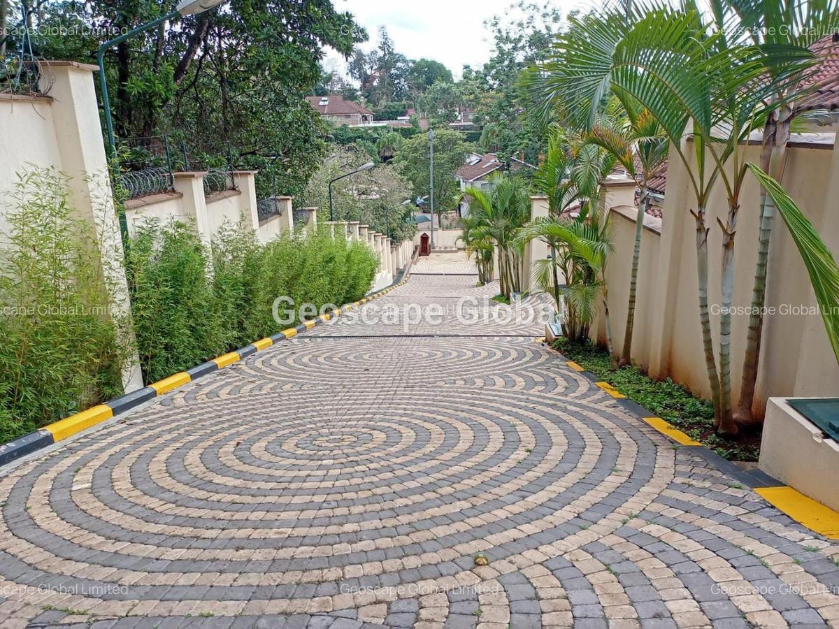 4 Bed House with En Suite in Kyuna - 2