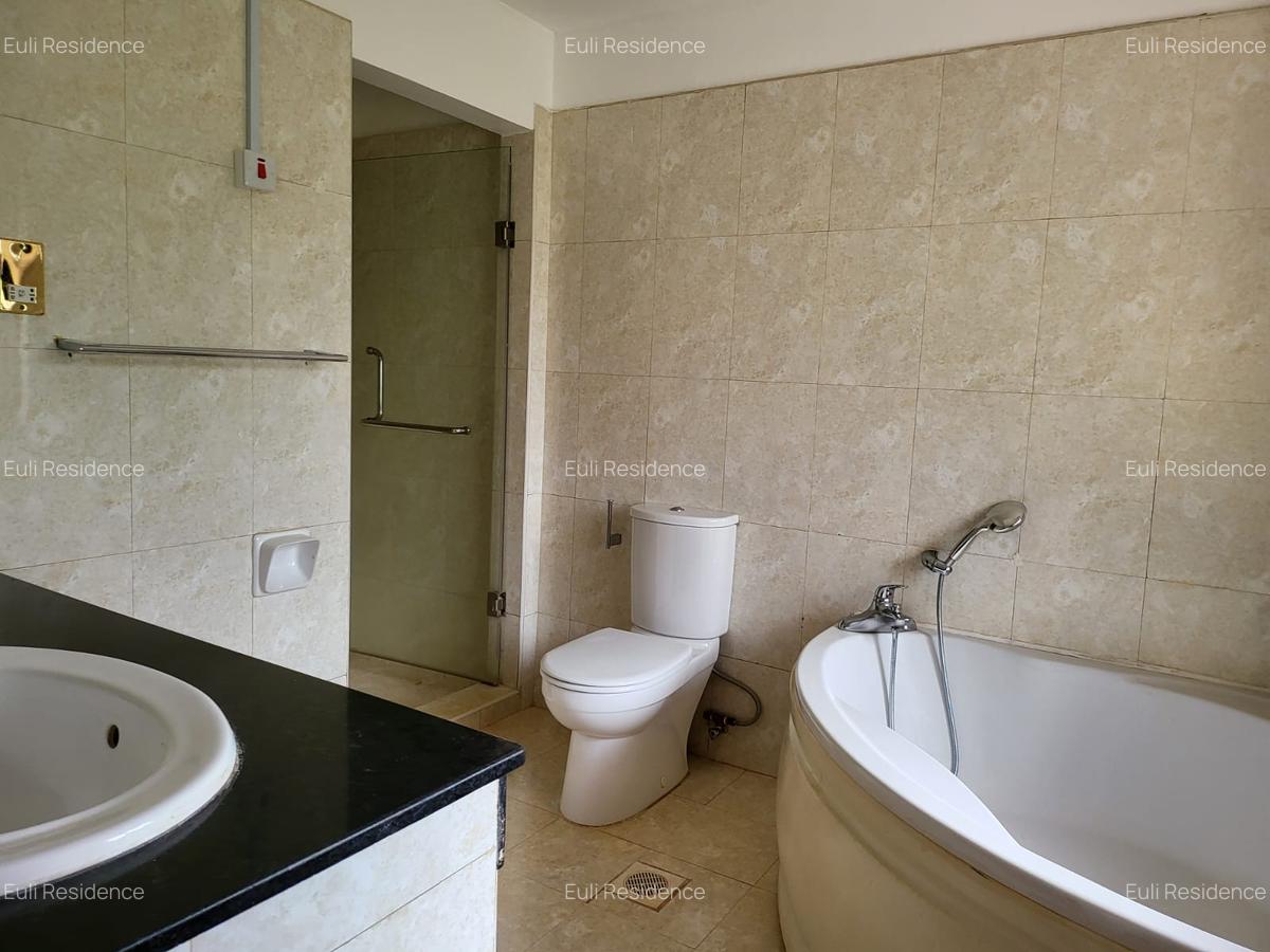 5 Bed Townhouse with En Suite at Runda Drive - 14