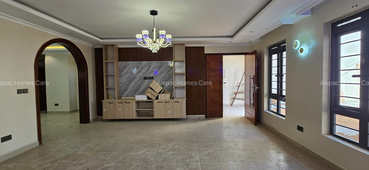 5 Bed Townhouse with En Suite at Varsityville - 3