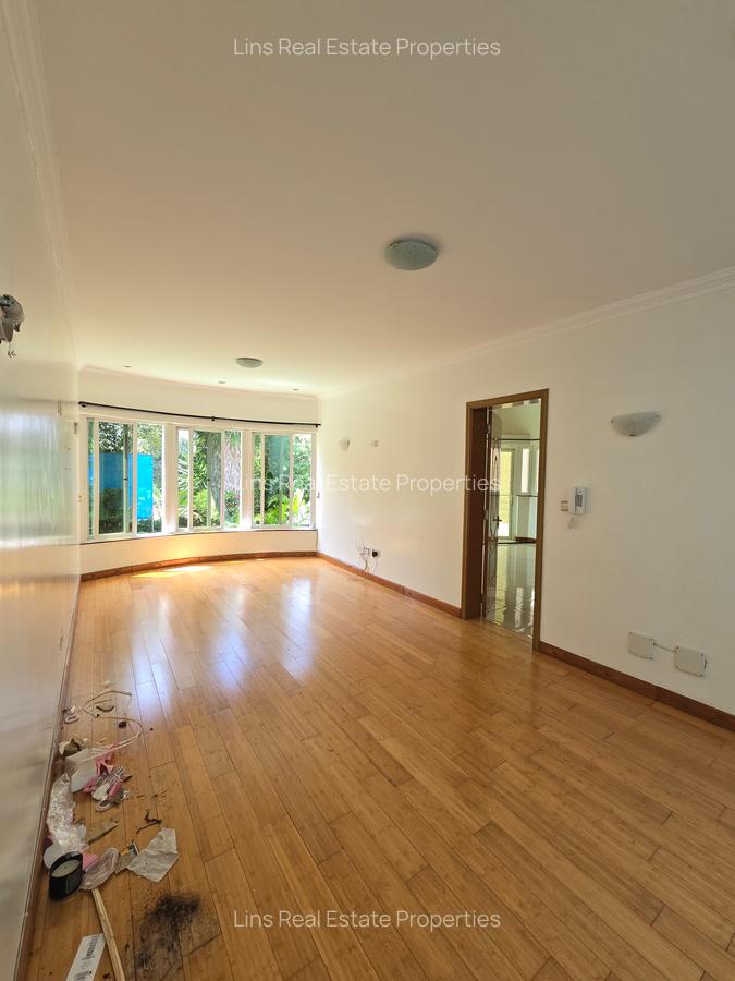 4 Bed Townhouse with En Suite in Riverside - 5