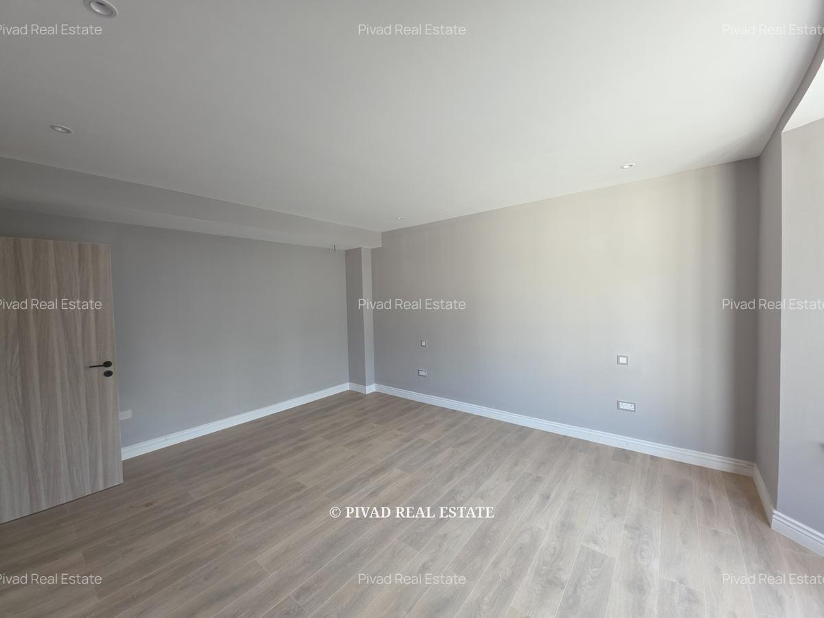 4 Bed Townhouse with Swimming Pool in Runda - 12