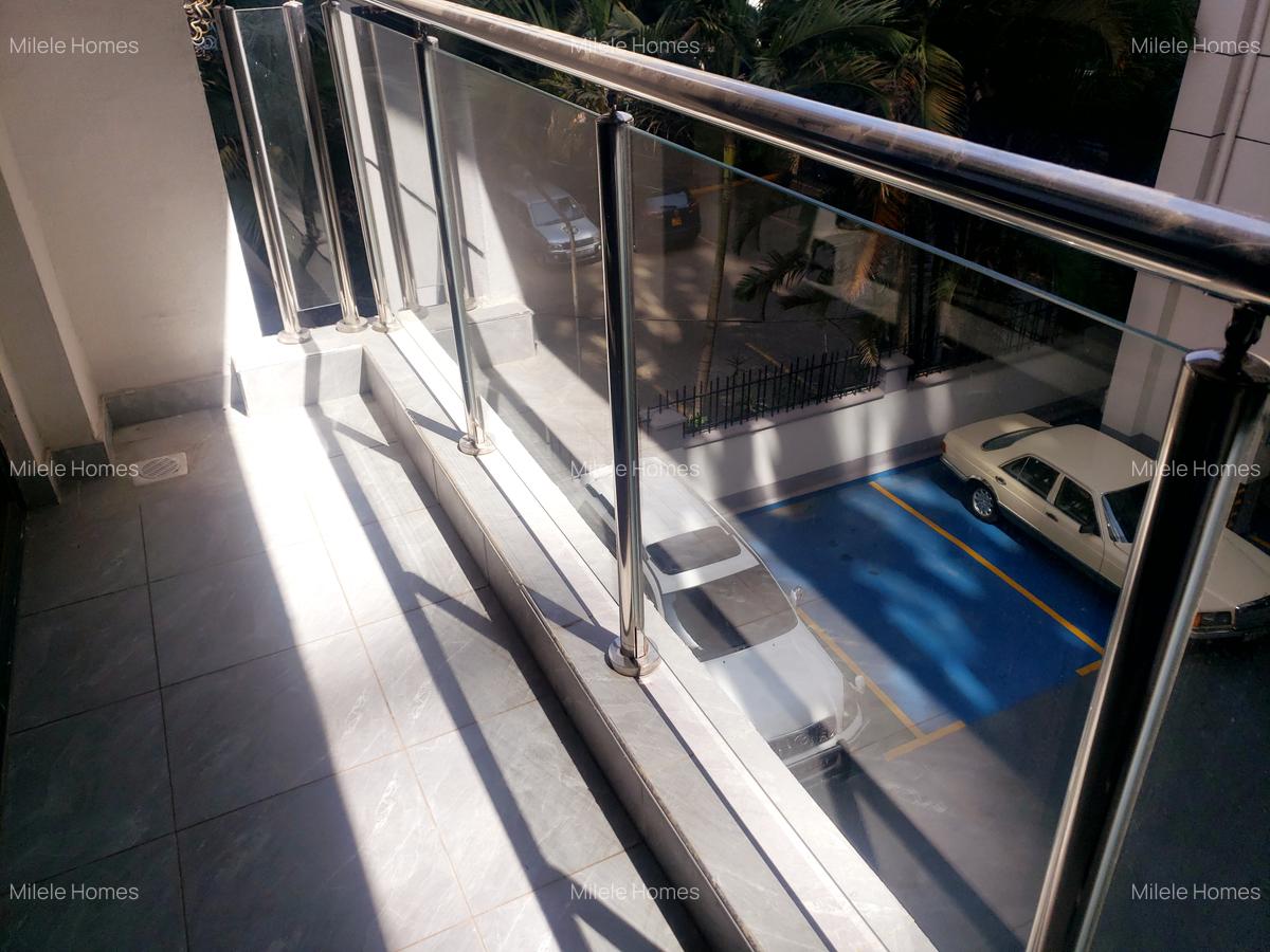 Serviced 1 Bed Apartment with Gym at Kindaruma Road - 11