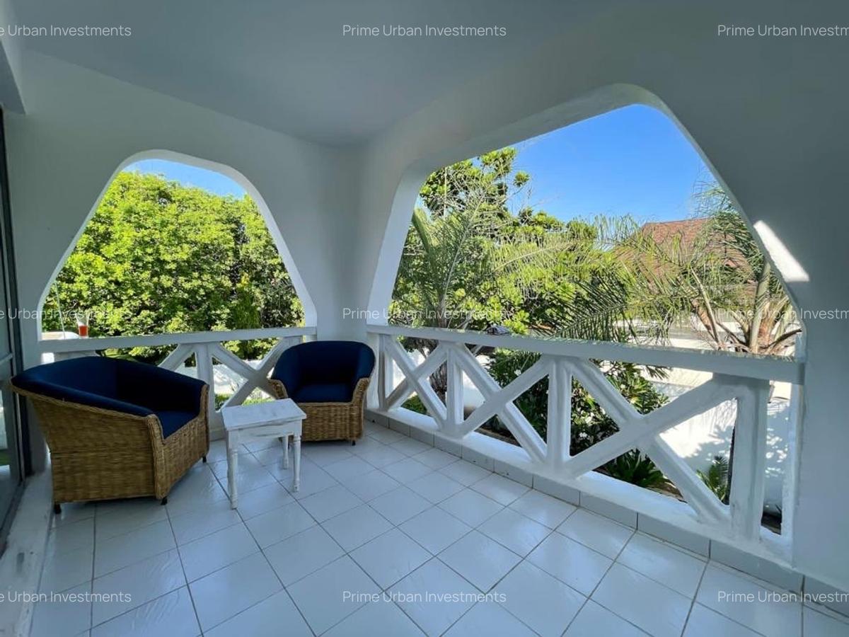 4 Bed House with En Suite in Diani - 16