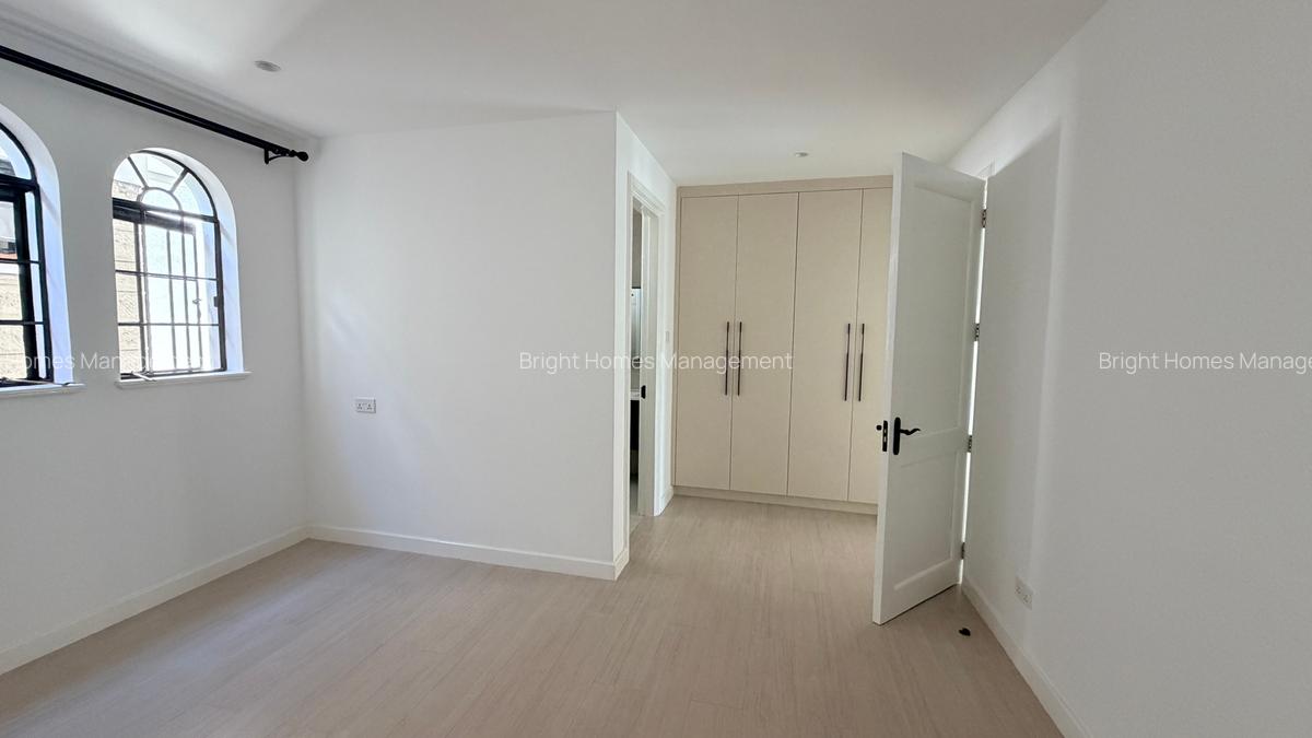 4 Bed Townhouse with En Suite in Westlands Area - 14