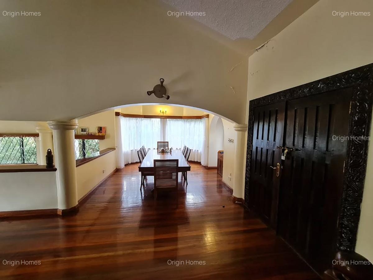 5 Bed House with En Suite at Nyari - 16