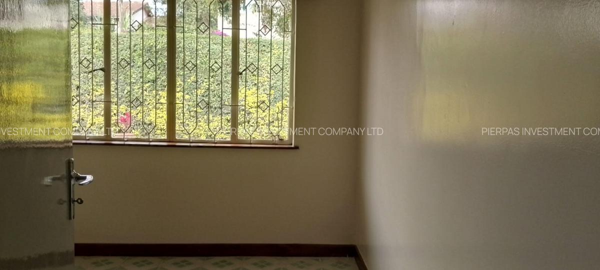 4 Bed Townhouse with En Suite in Garden Estate - 9