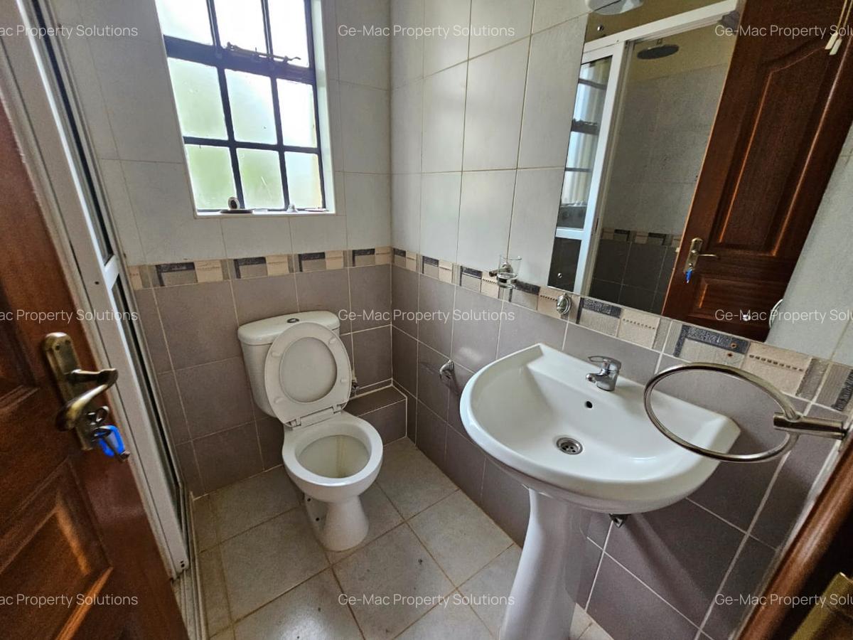 4 Bed House with En Suite in Runda - 18