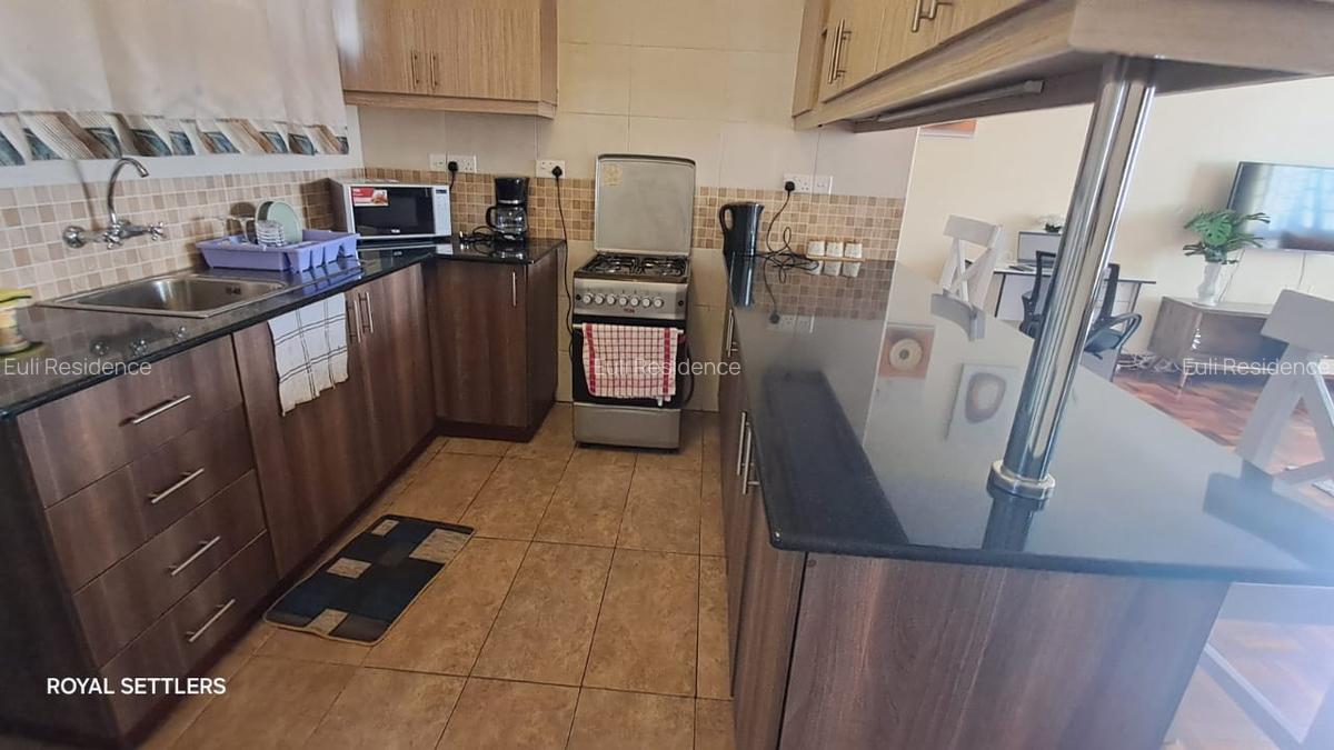 Serviced 1 Bed Apartment with En Suite at Westlands Rd - 2