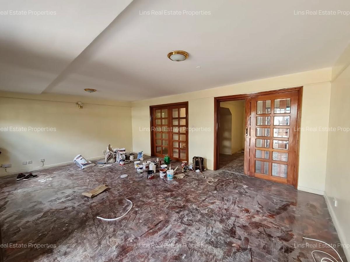 5 Bed Townhouse with En Suite in Brookside - 16