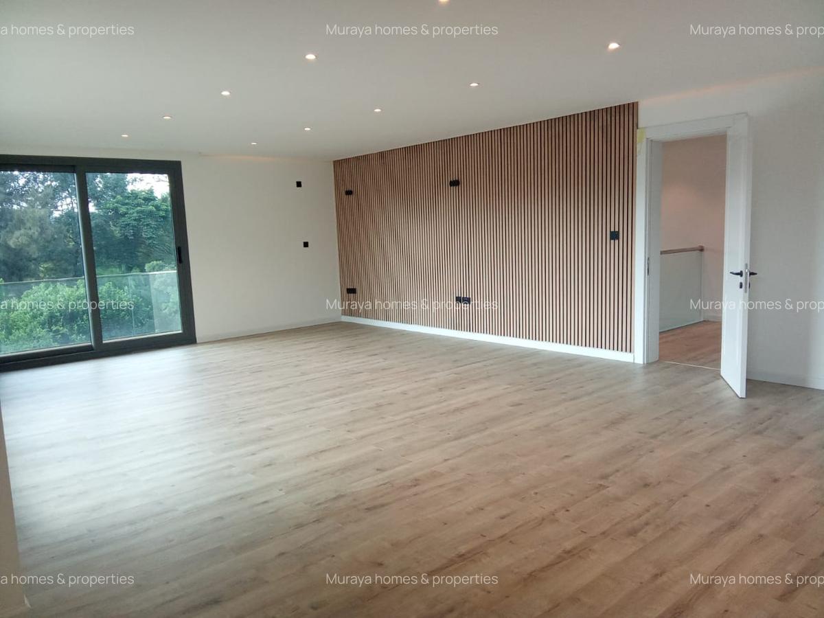 5 Bed Villa with En Suite at Lavington - 7