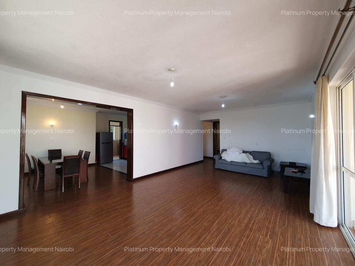 3 Bed Apartment with En Suite at River Gardens Park - 2