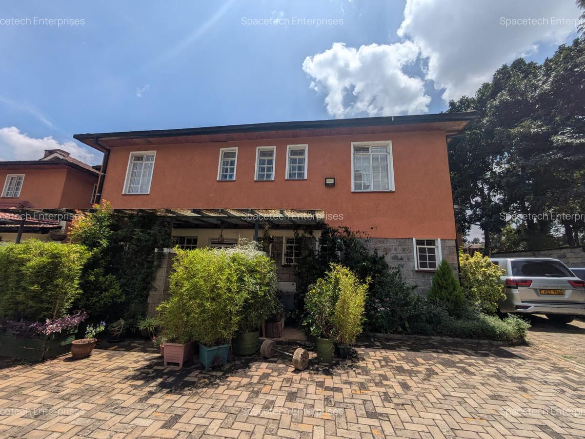 2 Bed House with En Suite in Nyari - 2