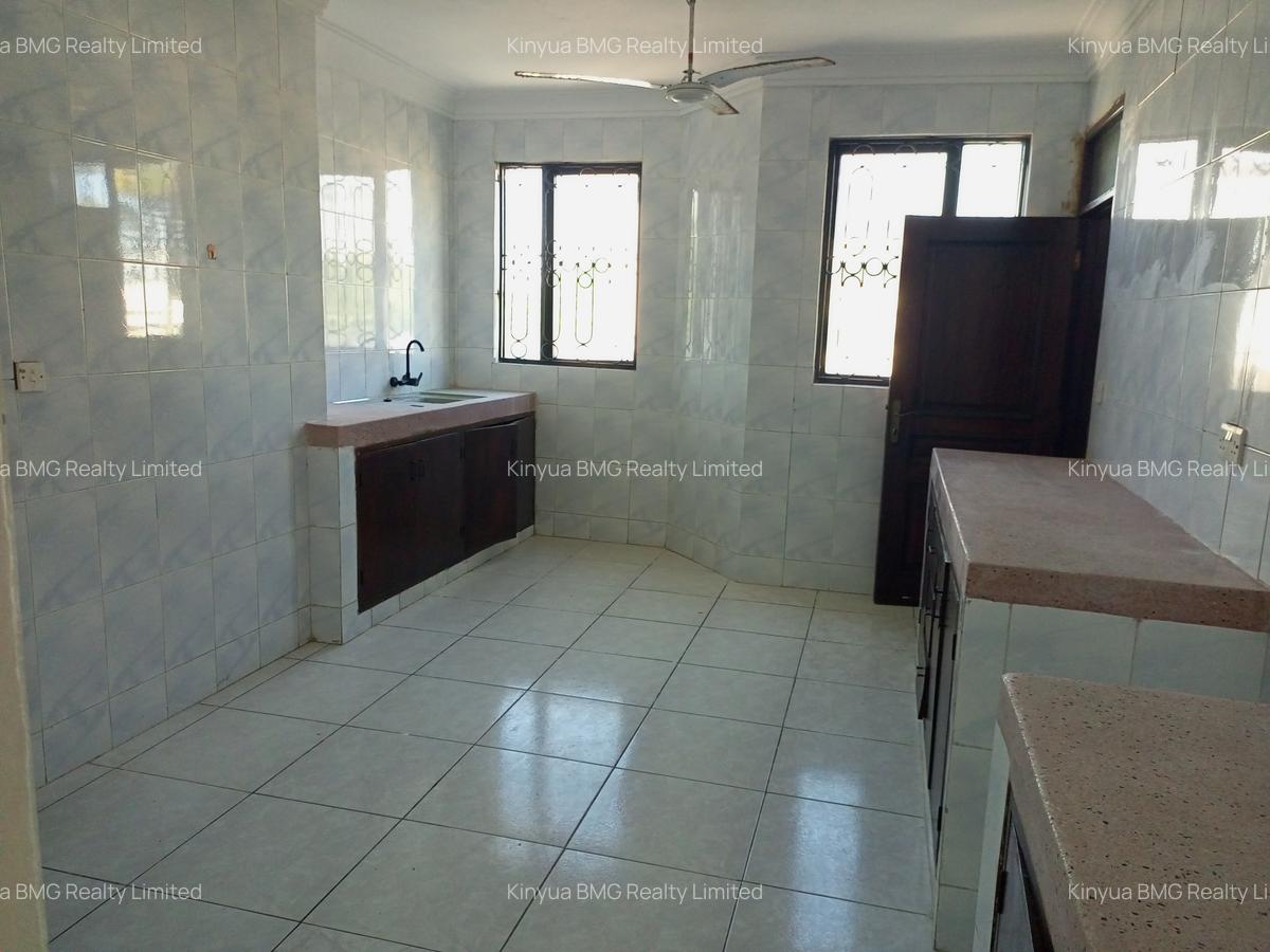 3 Bed Apartment with Swimming Pool in Nyali Area - 4