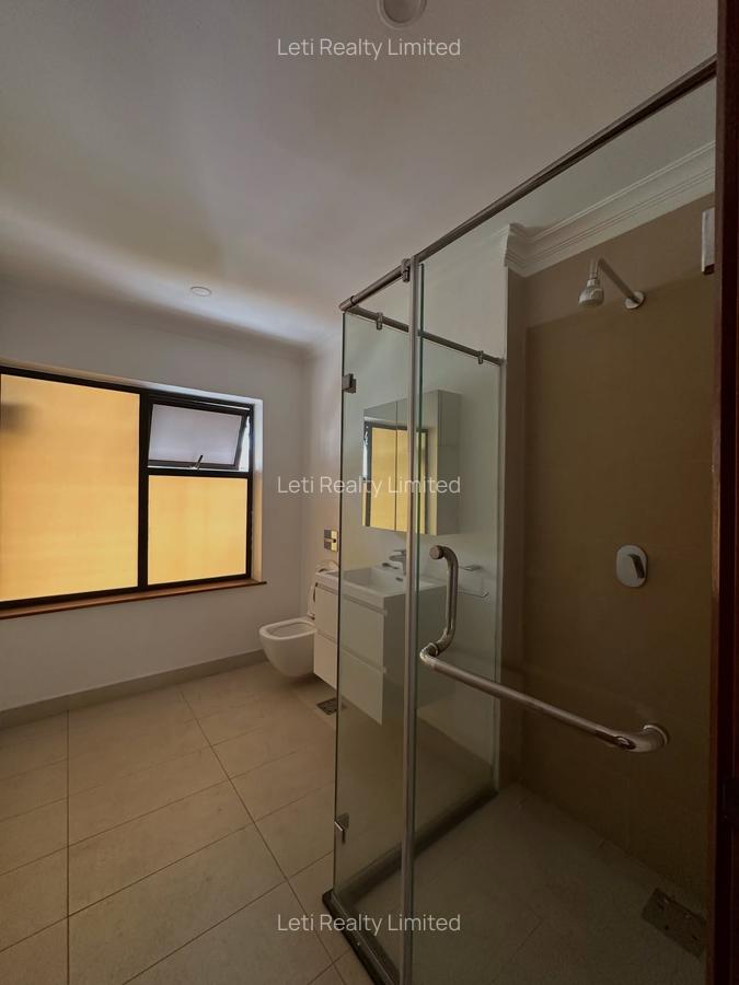 5 Bed Townhouse with En Suite in Kileleshwa - 12