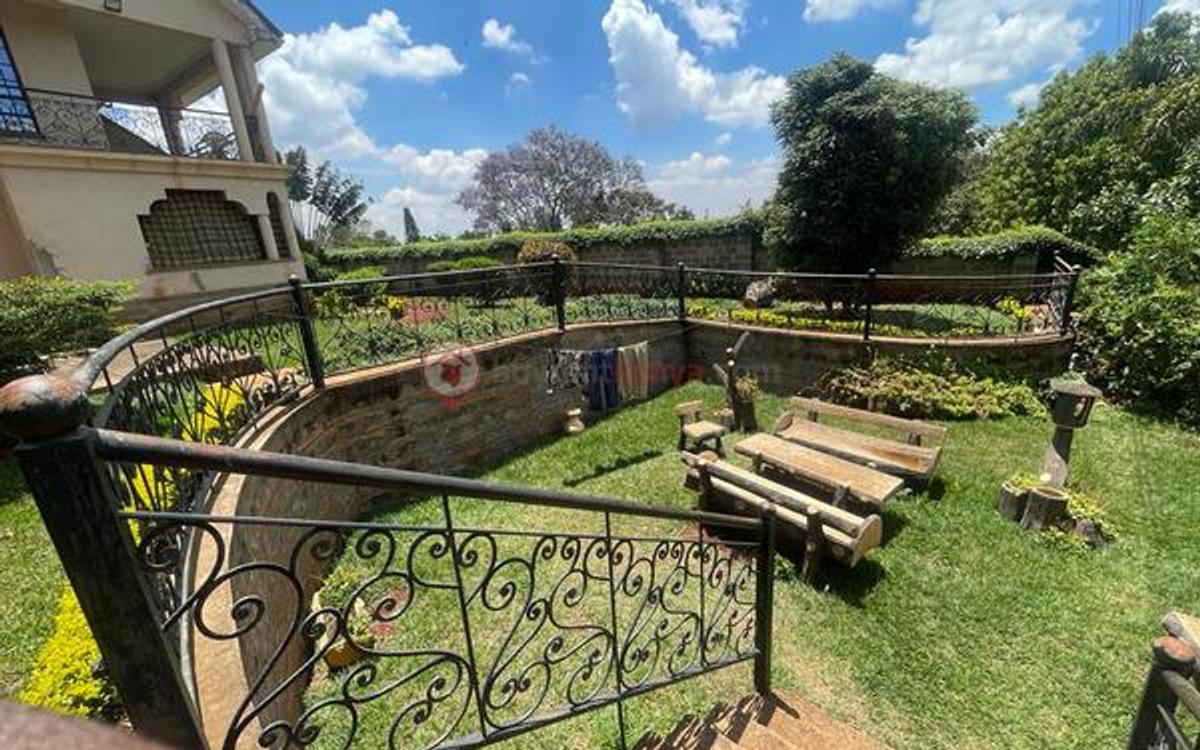 7 Bed Townhouse with En Suite at Runda - 6