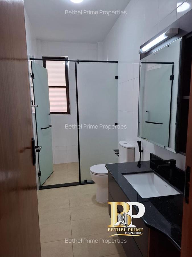 2 Bed House with En Suite in Ridgeways - 16