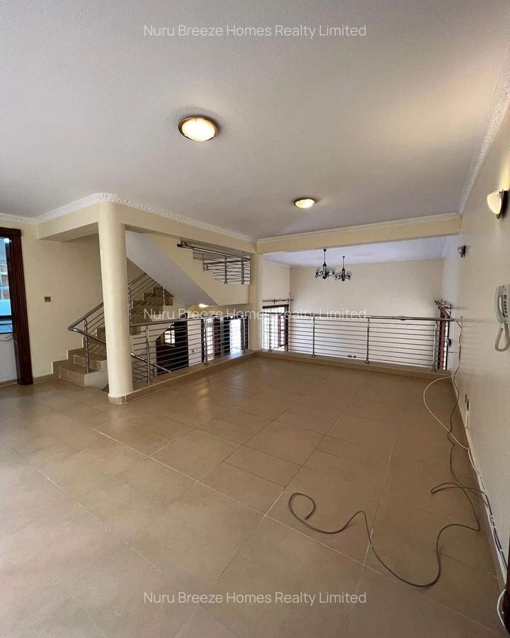 4 Bed Townhouse with En Suite in Kyuna - 16