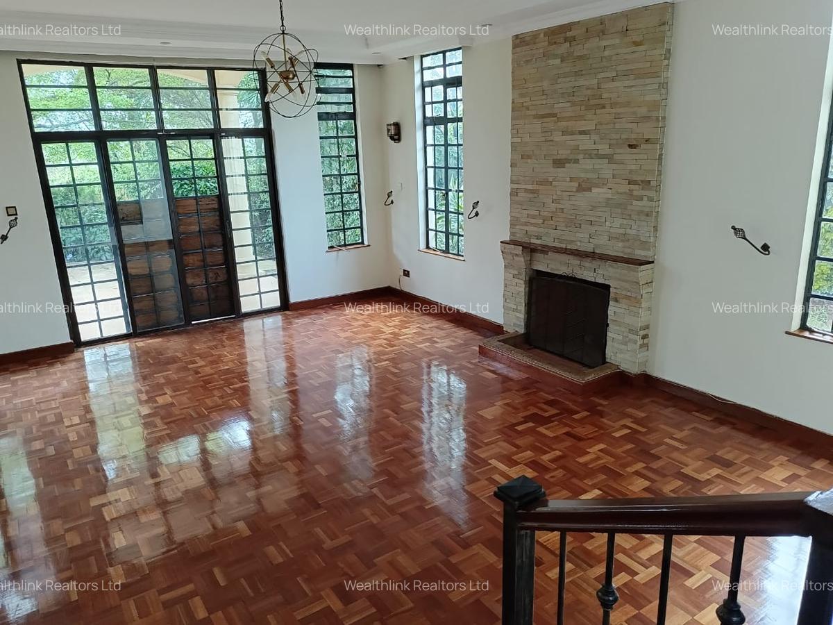 4 Bed Townhouse with En Suite at Redhill - 4