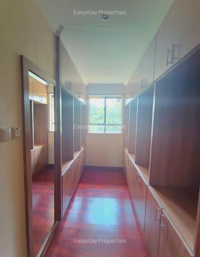 5 Bed House with En Suite in Runda - 7