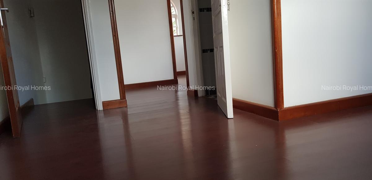 5 Bed Townhouse with En Suite at Gichugu Road - 20