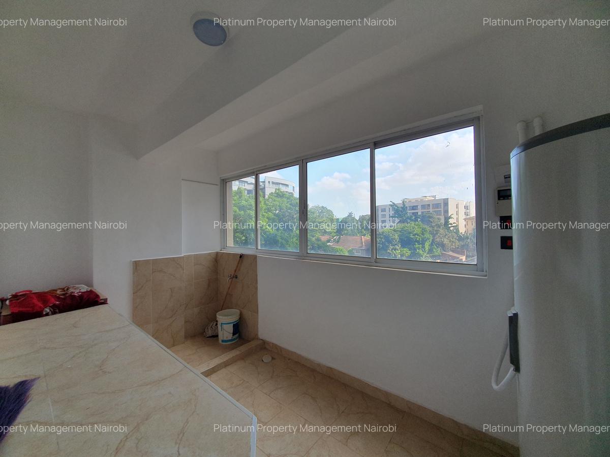 4 Bed Apartment with En Suite in General Mathenge - 3