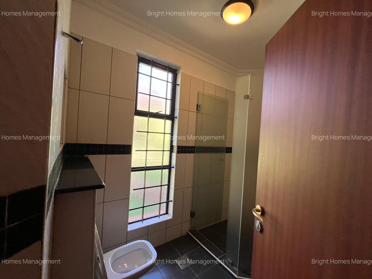 4 Bed Villa with En Suite in Spring Valley - 12