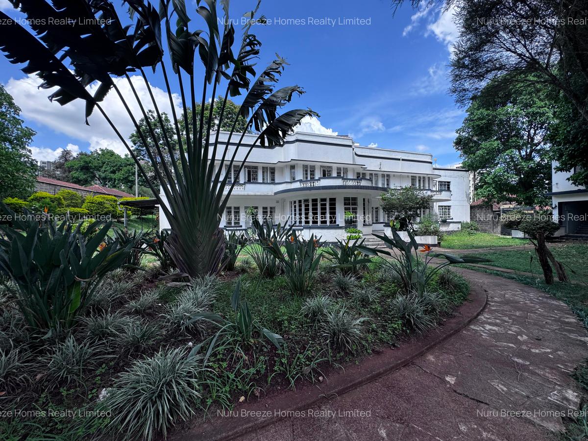 1,300 ft² Commercial Property with Parking in General Mathenge - 1