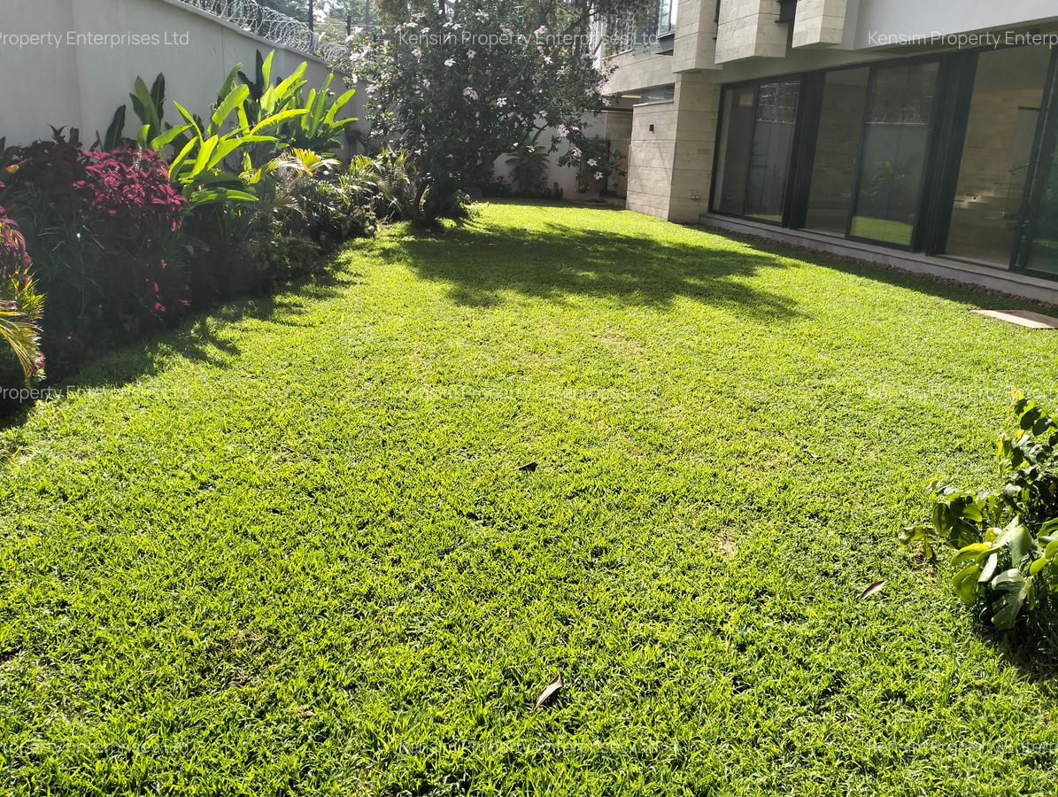 5 Bed Townhouse with En Suite in Brookside - 19