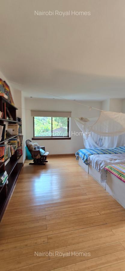 4 Bed House with En Suite at Magnolia Lakeside - 18